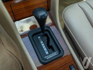 Mercedes-Benz W124 (1995) Inside