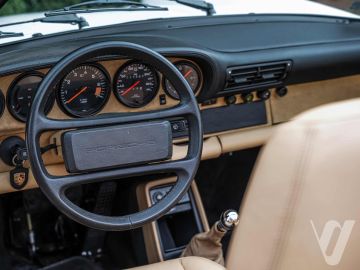 Porsche 911 (1986) Wnętrze