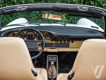 Porsche 911 (1986) Wnętrze