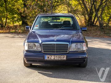 Mercedes-Benz W124 (1995) Outside