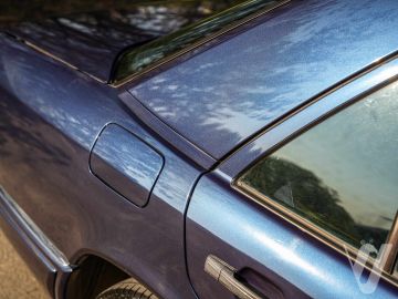 Mercedes-Benz W124 (1995) Outside