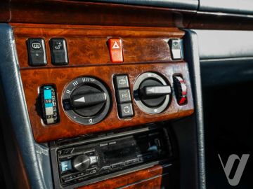 Mercedes-Benz W124 (1995) Inside