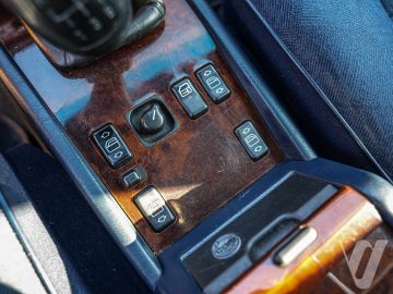 Mercedes-Benz W124 (1995) Inside