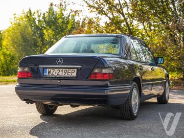 Mercedes-Benz W124 (1995) Outside