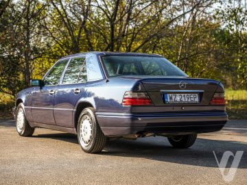 Mercedes-Benz W124 (1995) Outside