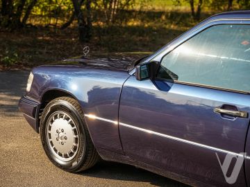 Mercedes-Benz W124 (1995) Outside