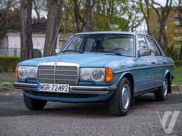 Mercedes-Benz W123 (1981) Outside