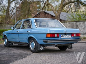 Mercedes-Benz W123 (1981) Outside