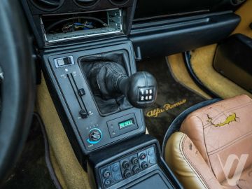 Alfa Romeo Spider (1987) Wnętrze