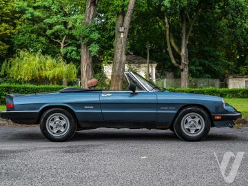 Alfa Romeo Spider (1987) Zdjęcia z zwenątrz