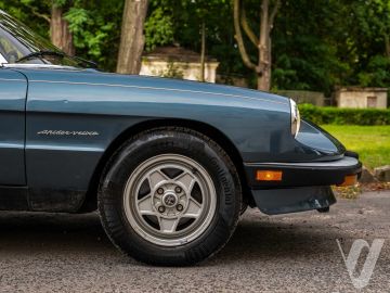 Alfa Romeo Spider (1987) Zdjęcia z zwenątrz