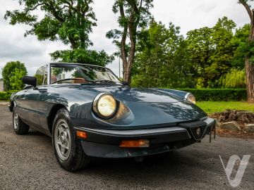 Alfa Romeo Spider (1987) Zdjęcia z zwenątrz