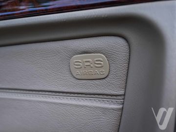 Mercedes-Benz SL (1998) Inside