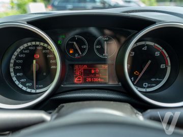 Alfa Romeo Giulietta (2011) Inside