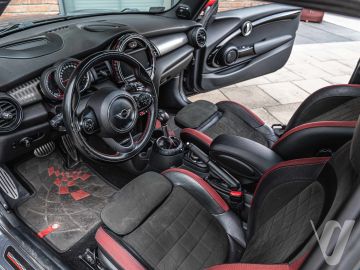 MINI John Cooper Works (2017) Wnętrze