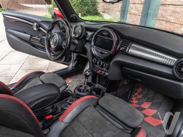 MINI John Cooper Works (2017) Wnętrze