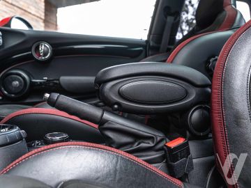 MINI John Cooper Works (2017) Wnętrze