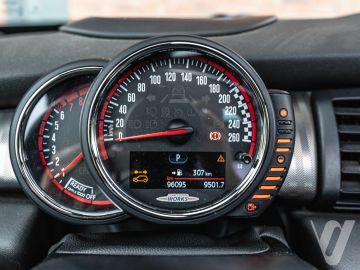 MINI John Cooper Works (2017) Wnętrze