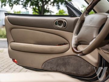 Jaguar XK (2003) Wnętrze