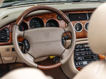 Jaguar XK (2003) Wnętrze