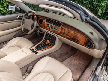 Jaguar XK (2003) Wnętrze