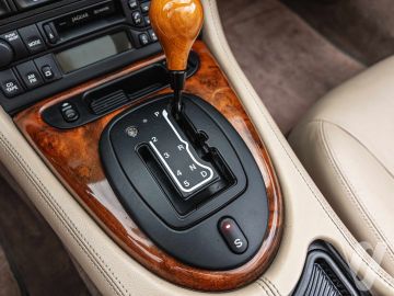 Jaguar XK (2003) Wnętrze