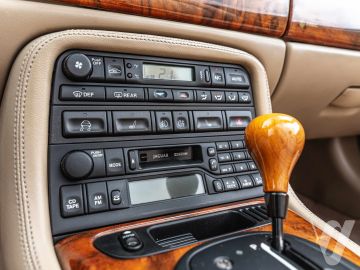 Jaguar XK (2003) Wnętrze