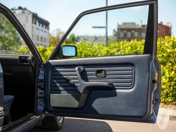 BMW Seria 3 (1984) Wnętrze