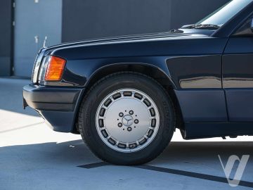 Mercedes-Benz W201 (1991) Zdjęcia z zewnątrz