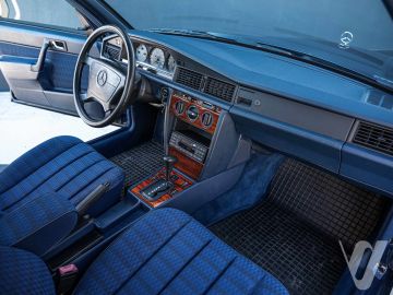 Mercedes-Benz W201 (1991) Wnętrze