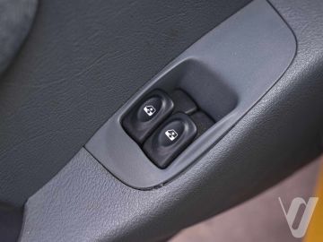 Renault Megane (1996) Inside