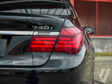 BMW Seria 7 (2012) Outside