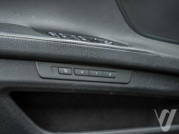 BMW Seria 7 (2012) Inside