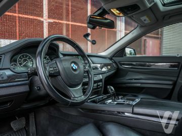 BMW Seria 7 (2012) Inside