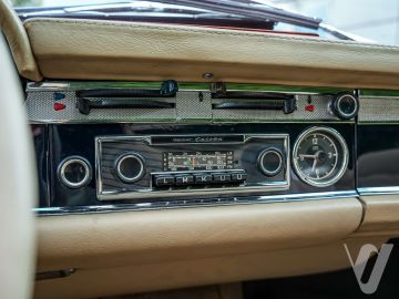 Mercedes-Benz SL (1966) Wnętrze