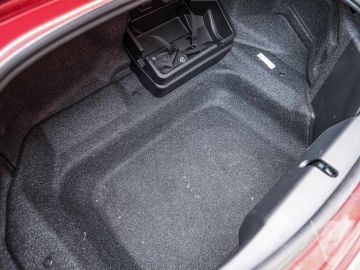 Mazda MX-5 (2021) Inside
