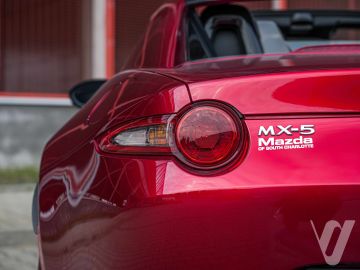 Mazda MX-5 (2021) Outside