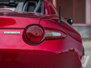Mazda MX-5 (2021) Outside