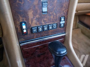 Mercedes-Benz SL (1986) Wnętrze