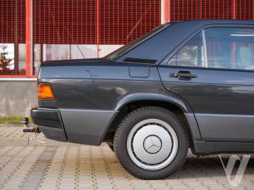 Mercedes-Benz W201 (1992) Zdjęcia z zewnątrz