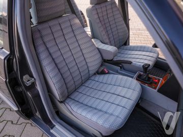 Mercedes-Benz W201 (1992) Wnętrze