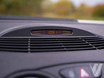 Mercedes-Benz SL (2005) Inside