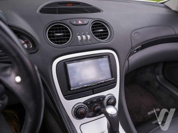 Mercedes-Benz SL (2005) Inside