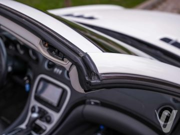 Mercedes-Benz SL (2005) Inside