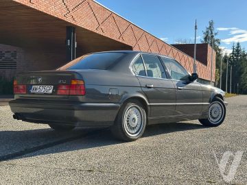 BMW M5 (1989) Zdjęcia z zewnątrz