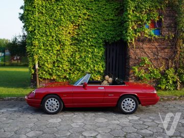 Alfa Romeo Spider (1991) Zdjęcia z zewnątrz