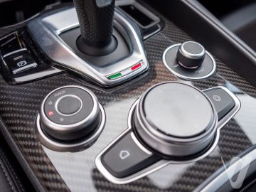 Alfa Romeo Giulia (2021) Wnętrze
