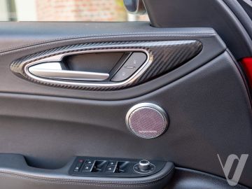 Alfa Romeo Giulia (2021) Wnętrze