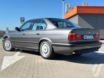 BMW M5 (1989) Zdjęcia z zewnątrz