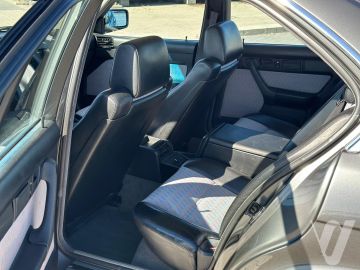 BMW M5 (1989) Wnętrze